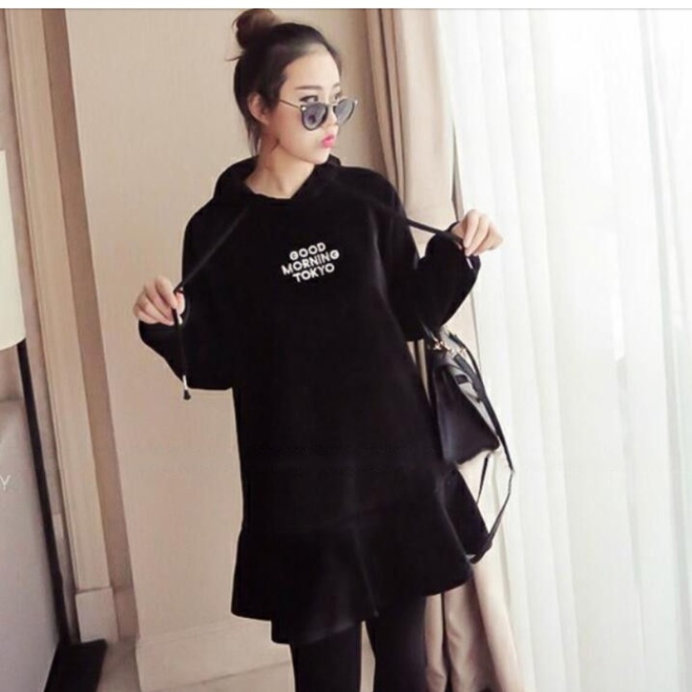 Japanese oversized black hoodie with embroidery